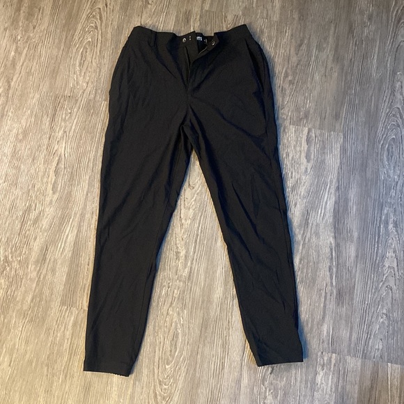 Cuts AO jogger - Picture 1 of 4